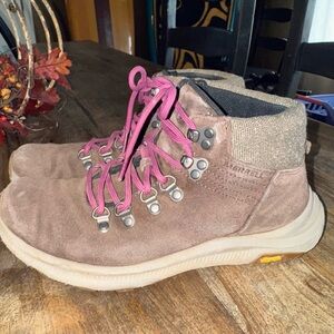Women’s Merrell Hiking Outdoor Brown & Pink Lace Up  Boots 7.5